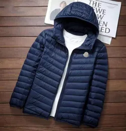 New Mens 디자이너 라이트 다운 재킷 겨울 자켓 브랜드 더 짧은 광택 글로시 다운 재킷 후드 부부의 세련되고 다목적 빵 정장 단단한 부부
