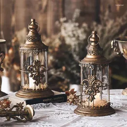 Świece retro francuski uchwyt Przenośna pusta rzeźbiony metalowy materiał Candelero Duże woskowe świece wystrój domu