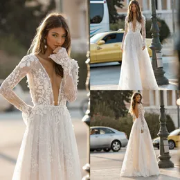 2019 Berta Bohemian Wedding Dresses Deep V Decont Lace Apliques Sexy Backless A Line Beach Vestido de noiva de manga longa boho chic go 310n