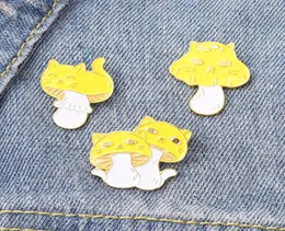 20 PCSLOT Series Series Mushroom Model Brooches Cartoon Cat Sack Sate Sate Badge Unisex Rackpack Одежда