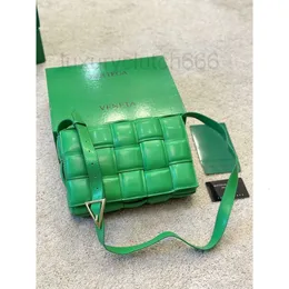 tasarımcı moda örgü sıradan omuz çantaları deri veneeta bottaega crossbody renk üçgen kız kaset baget yumuşak çanta kadın çanta 76ed