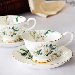 Tazze in porcellana caffè tazza in stile europeo pattern da fiore 175 ml di tazza di tè con vassoio di lussuoso set di bevande decorazione da cucina a casa