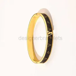 Women Branded Bracelets Bangle Designers Letter Jewelry Faux Leather 18K Gold Plated Stainless steel Bracelet Womens Wedding Jewelry Gifts ZG1183