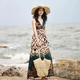 Sukienki w dużych rozmiarach L -5xl Europejska Amerykańska Azji Południowo -Wschodniej i Brazylijska -sprzedająca lampart Sukienka nadmorska plaża wakacyjna