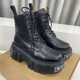 New Rock Women Women Boot de couro tênis de rocha plataforma Men Boots punk estilo decoração de metal com efeito angustiado Sneaker 566