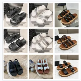 Roman retro sandals classic womens platform shoes summer outdoor beach shoes new buckle casual shoes comfortable rubber soled flats 23514