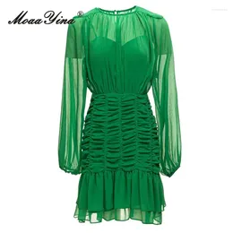 Sıradan elbiseler moaayina yaz moda tasarımcısı vintage perspektif şifon elbisesi kadınlar o yaka uzun kollu dantelli fırfırlar yeşil mini