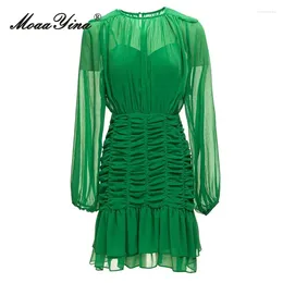 Vestidos casuais moaayina designer de moda de verão vintage perspectiva de chiffon vestido feminino de gola alta manga longa ruched babados verde mini