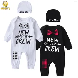 Kläder sätter våren Autumn Born spädbarn baby pojke romper kläder bomullsbrev tryckt långärmad jumpsuit med hatt 2 st.