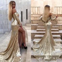 2022 Sparkly Gold Squined Prom Dresses Side Split Mermaid Off Shoulder Long Sleeves Plus Sweep Train 형식 이브닝 가운 259L