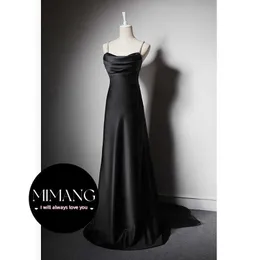 Elegante e minimalista abito da sera Black Black Spaghetti Dress Abito da festa Dresses Dresses femmina