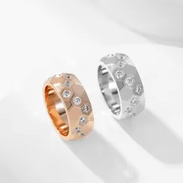 Europa America Style Ring Männer Frauen Frauen Edelstahl plattiert Gold Gravavavured Letter Wabe -Einstellungen Diamantliebhaber Biene meine Liebesringe