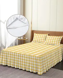 Saia da cama amarela elástica de xadrez branco amarelo colaborado com travesseiros colchão protetor capa de cama de cama