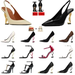 Sandalet tasarımcısı opyum yüksek topuklu kadınlar açık ayak parmağı stiletto topuk klasik metal harfler sandal moda stilist ayakkabılar toz torbası boyutu 35-41