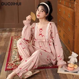 Home Clothing Duojihui solto chique em pijamas casuais impressos para mulheres Pullover doce básico Simples Pant Fashion Autumn Set Feminino Conjunto