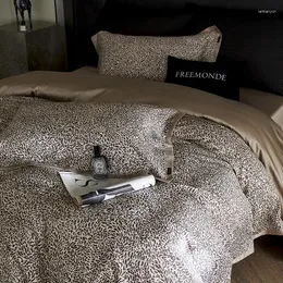 Bettwäsche Sets Mode Leopardenmuster Luxus Set Lyocell Baumwolle weiche seidige atmungsaktive Bettdecke Bettlaken ausgestattete Kissenbezüge