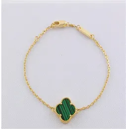 Womens Fashion 1Charm Bracelets Designer Fourleaf Clover Bracelet 2019 New Luxury2020 Gold Silver Bracelet For Womens4616687