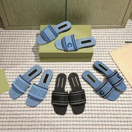 Sandals designerski Sandal Sandale Australia Slajdes Buty Platforma Czech Kapcie Cemiczne Klasyczne skóra klasyczne kobiety na zewnątrz suwak z najwyższą jakością pudełka