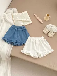 Shorts Sommer-Denim-Shorts für 0-3 Jahre alte Neugeborene Mädchen Gäste Farbe Elastiziert Taille Falten-Jeans Bottom Set für Kinderkleidung D240510