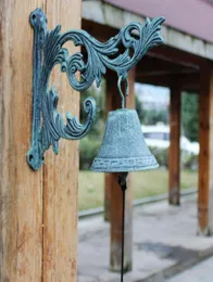 Dekoracyjny żelazny w stylu francuskim Scroll Flower Wspornik Bell Patio Garden Gate Hook podwórko Outdoor Decor Decor Accent Witamy DI5669480