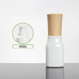 Bottiglie di stoccaggio 40 ml a forma quadrata Pompa in vetro bianco Pompa coperchio Lozione/Emulsione/Siero/Fondazione/Toner/Acqua Spruzzatore Commercio Commercio