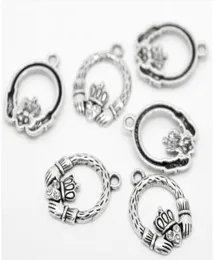 Hela 100st antika silvertoner Rhinestone Claddagh Ring Charm Pendants 25x18mm smyckesfynd som gör DIY hela J05068376663