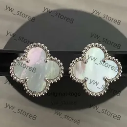 Evering a trifoglio a quattro foglie 2024 Fashion Classic Dangle Erens Designer per donna Agata Madre di Pearl Moissanite Diamond Earinger Valentino Spesa regalo 8087