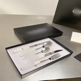 Luxus -Geschirr Sets Beschilderungsmesser -Gabel -Essstäbchen und Löffel 5 Stück 1 Set Klassiker 304 Edelstahlmaterial für Home Hotel Ruhe 242K