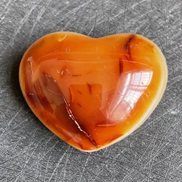 Dekorativa figurer 97g Natural Carnelian Crystal Red Agate Heart Decoration Polished Healing Rock Quartz Gift Reiki Feng Shui Spiritual