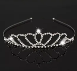 Schöne glänzende Kristallbrauttiara Party Festzug Silberschildes Kronstirnband billige Hochzeits -Tiar -Accessoires MMA16252258877