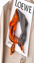 2020 Реал 100 шелковый шарф для женского квадратного кошачьего шеи с повязкой на головном повязке.