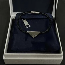 Urok Bracelets Designer Klasyczny odwrócony trójkąt Tkający Bransoletka Znakomita elegancka modna trwałe bransoletka prosta i wszechstronna składana i noszona