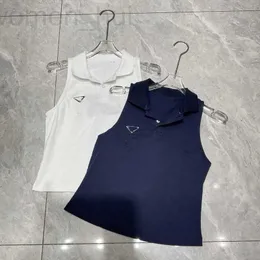 Kvinnors t-shirtdesigner 2024 Spring/Summer New Korean Edition Polo Collar Single Breasted ärmlös t-shirt Slim Fit and Leisure Tank Top Western Style Z2ks