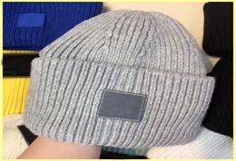 Beanie Kış Kapakları Kare Gülümseyen Yüz Şapkaları Casquette Tasarımcıları Şapka Kadın Markaları Bir Beanies Yün Örgü Şapka Sıcak Kapağı 21112202R2456003