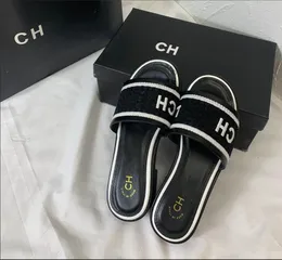 Дизайнерская обувь Женская Chbeach Outdoor Soft Sole 2c шлепанцы Flat-Bottom Brand Brand Shoes Hawaiian Style Summer Sandals Канал Канал Слайд Слид 35-40