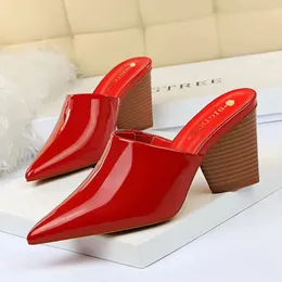 2020 New European American Style Fashion Thin Slippers mu wen gen Chunky-Heel Heel Bright Paint Tip Baotou Slippers
