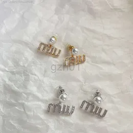 Desginer Mui Mui Designer Miuimiui Earrings 23 Summer Miss Miao Cute Full Diamond Letter Earrings Light Luxury Boursitile Sweet Wind Pearl Pearlings Small Fragra