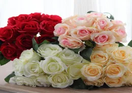 1 Bouquet 10pcs künstliche rote Roseköpfe Blume Hochzeit Braut Seidenstrauß Geburtstagsfeier Valentine039s Day Home Decoration9805604