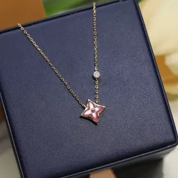 2024 Designer Love Pendant Necklace Women Chains Necklaces Gold Natural Dazzling Jewelry Luxury Lady Shellfish Jewerly good