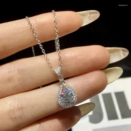 Pingentes KNB 1CT Brilhante Drop Grop Certified Moissanite Diamond Colar para mulheres Presente Real 925 Jóia fina de prata esterlina