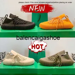 Botteg Venetas Fashion Ripple Tech Knit Sneaker Sneaker Buty Dasual Designer Buty koronkowe pomarańczowe khaki poślizg na czarnych optycznych białych mężczyzna