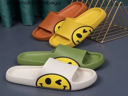Slippers enfrentam chinelos para mulheres de verão slides fofos casais sapatos de família eva -moscas grossas chinelas de banheiro homem chaussure femme 020423h2076702