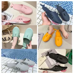 Novo designer de luxo criativo e peculiar Sandal Sandal Parent-Child Family para usar sandálias de Baotou, de fora do verão, para casais, chinelos de praia