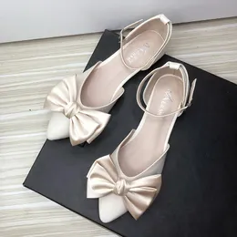 Women Sandals with Bow Flat Heel Solid Color Side Empty Girls Shoes Summer Autumn Sweet Back Strap Size 3344 Pointed Toe 240426