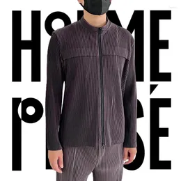 Giacche da uomo miyake stile di lavoro originale 2024 primavera di moda semplice unisex giacca da paragrafo cardigan con cerniera pieghe