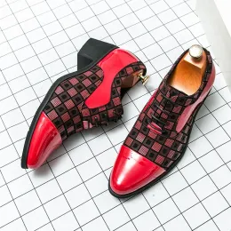 영국인 뾰족한 붉은 하이힐 남성용 특허 가죽 스티칭 남자 신발 증가 6cm 퍼포먼스 드레스 가죽 신발
