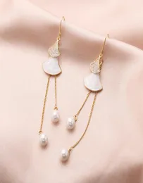 Temperament Women Zircon Pearl Dangle żyrandol marka luksus s925 srebrne szpilki do ucha haczyka platowana 18 -karatowa skorupa z fanselem J6546076