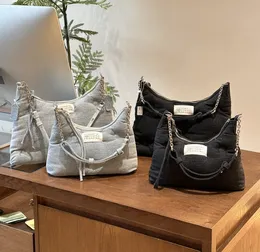 Yeni Tasarımcı Denim çantaları Toyby Tote Çanta Kadınlar İçin Lüks Bel Çantası Otabby Çapraz Vücut Çanta Tüm Siyah Moda Omuz Çantası Klasik Serseri Paket Çanta Çantası Çanta