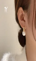 Neuer Charme Einfacher Promi -Stil Gold Perle Drop Ohrringe für Frau 2021 Korean Fashion Schmuck Hochzeit Girl039s süßer Accessor6817776