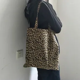 Axelväskor högkvalitativ design flickor shopping skolböcker rese påse fashionabla leopard mönster damer canvas bolsa tela